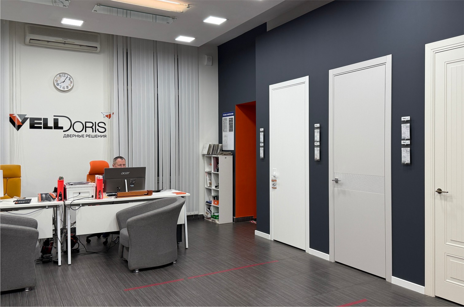 Новая выставка в московском салоне